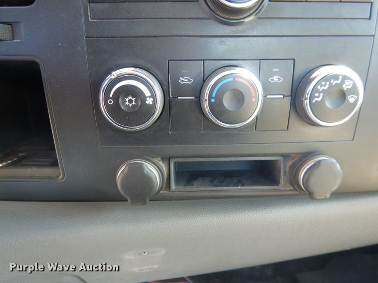 image for item FI9045 2010 Chevrolet Silverado 2500HD  utility bed pickup truck