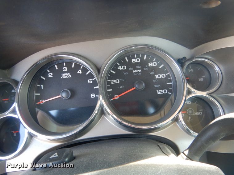 image for item FI9045 2010 Chevrolet Silverado 2500HD  utility bed pickup truck