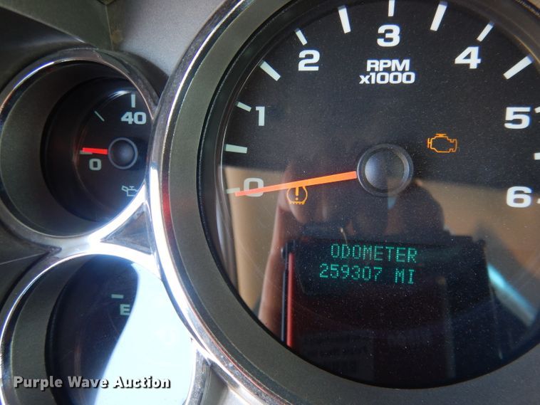 image for item FI9045 2010 Chevrolet Silverado 2500HD  utility bed pickup truck