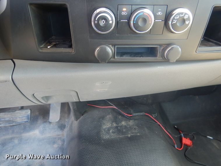 image for item FI9045 2010 Chevrolet Silverado 2500HD  utility bed pickup truck