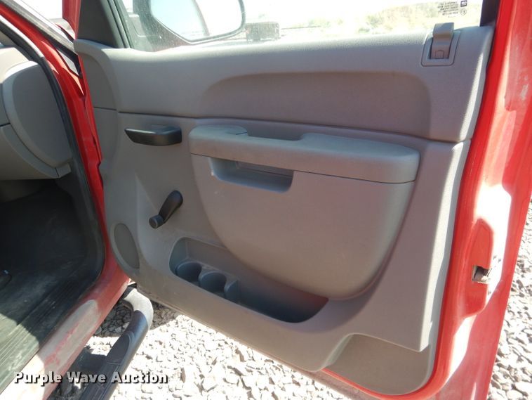 image for item FI9045 2010 Chevrolet Silverado 2500HD  utility bed pickup truck