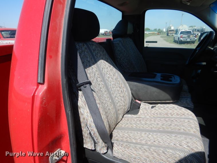 image for item FI9045 2010 Chevrolet Silverado 2500HD  utility bed pickup truck