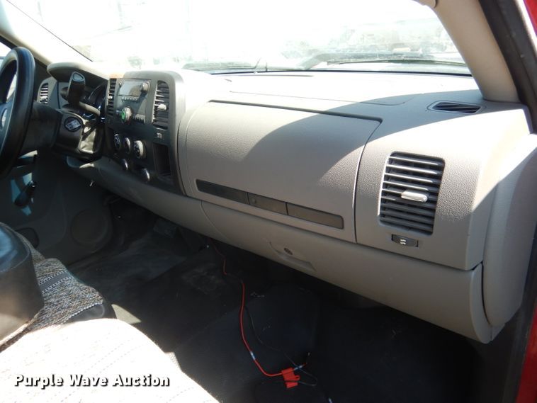 image for item FI9045 2010 Chevrolet Silverado 2500HD  utility bed pickup truck