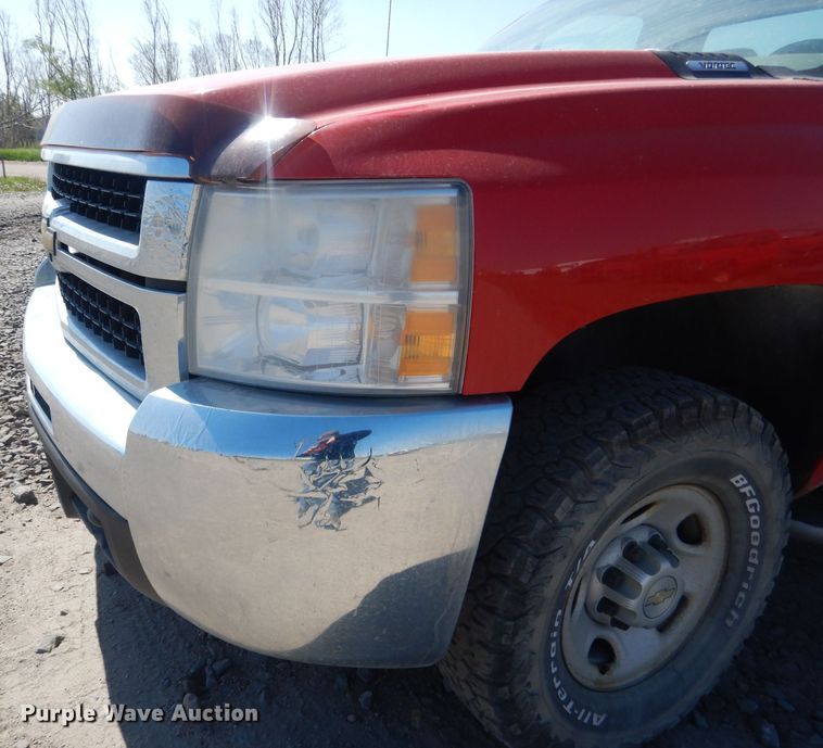 image for item FI9045 2010 Chevrolet Silverado 2500HD  utility bed pickup truck