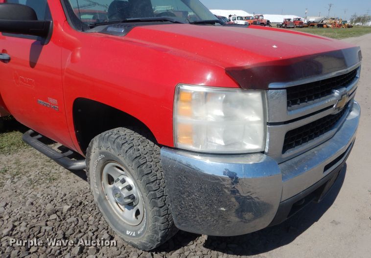 image for item FI9045 2010 Chevrolet Silverado 2500HD  utility bed pickup truck
