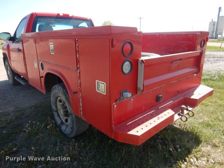 image for item FI9045 2010 Chevrolet Silverado 2500HD  utility bed pickup truck
