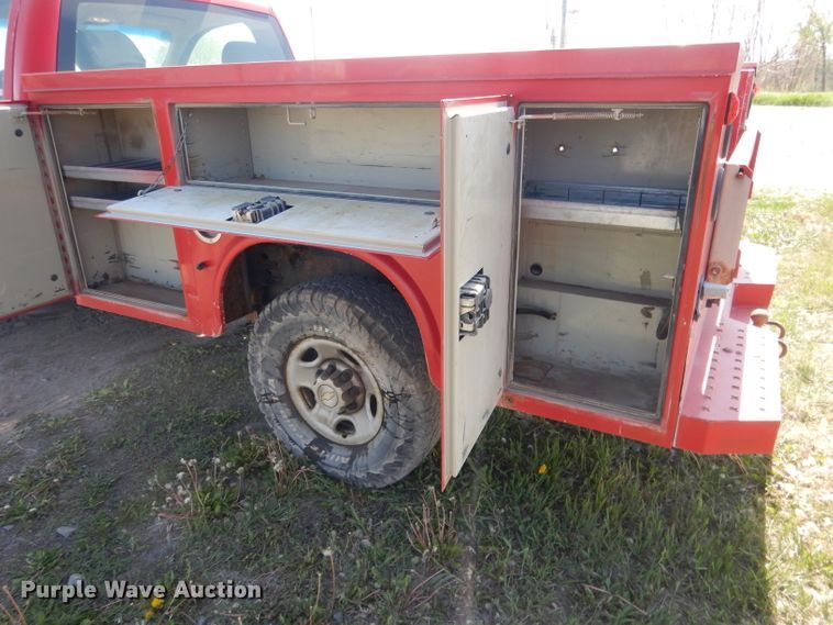 image for item FI9045 2010 Chevrolet Silverado 2500HD  utility bed pickup truck