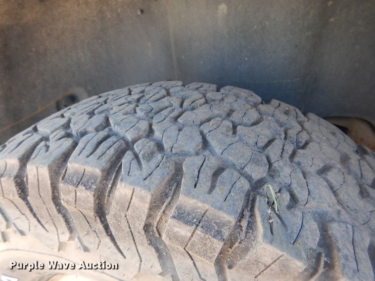 image for item FI9045 2010 Chevrolet Silverado 2500HD  utility bed pickup truck