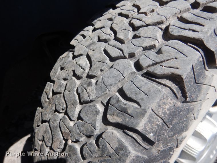 image for item FI9045 2010 Chevrolet Silverado 2500HD  utility bed pickup truck