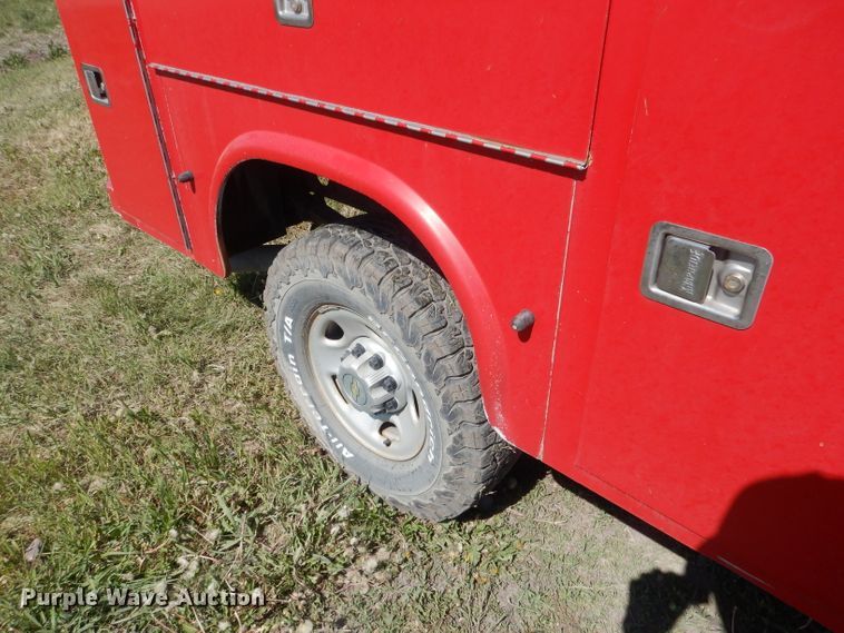 image for item FI9045 2010 Chevrolet Silverado 2500HD  utility bed pickup truck