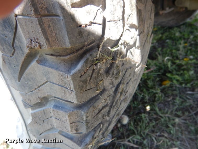 image for item FI9045 2010 Chevrolet Silverado 2500HD  utility bed pickup truck