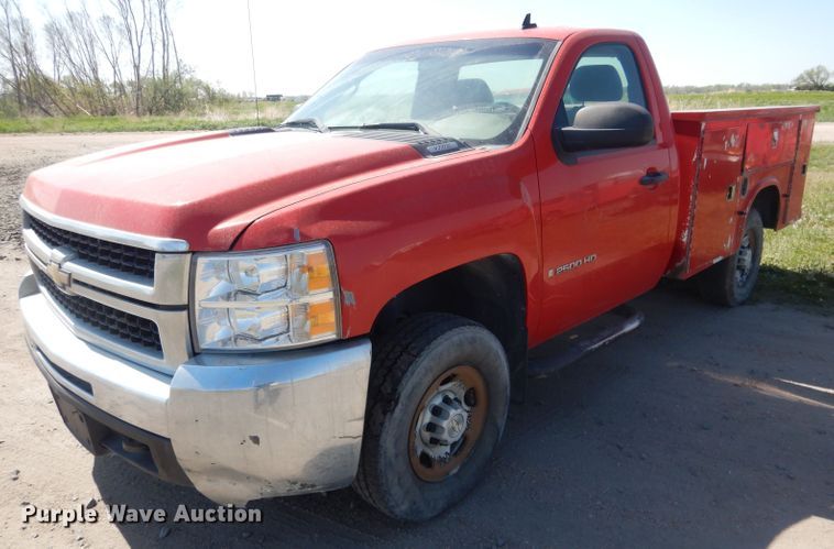 image for item FI9046 2008 Chevrolet Silverado 2500HD  utility bed pickup truck