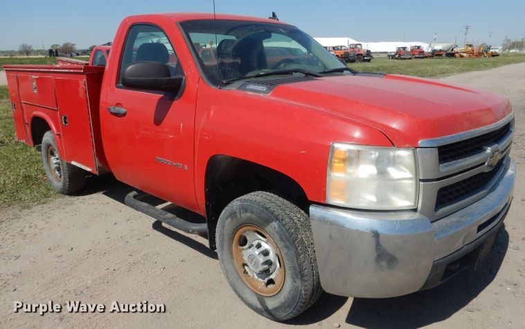 image for item FI9046 2008 Chevrolet Silverado 2500HD  utility bed pickup truck