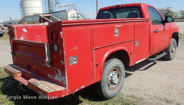 image for item FI9046 2008 Chevrolet Silverado 2500HD  utility bed pickup truck