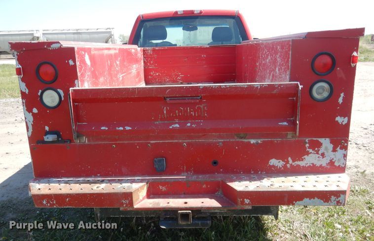 image for item FI9046 2008 Chevrolet Silverado 2500HD  utility bed pickup truck