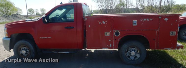 image for item FI9046 2008 Chevrolet Silverado 2500HD  utility bed pickup truck