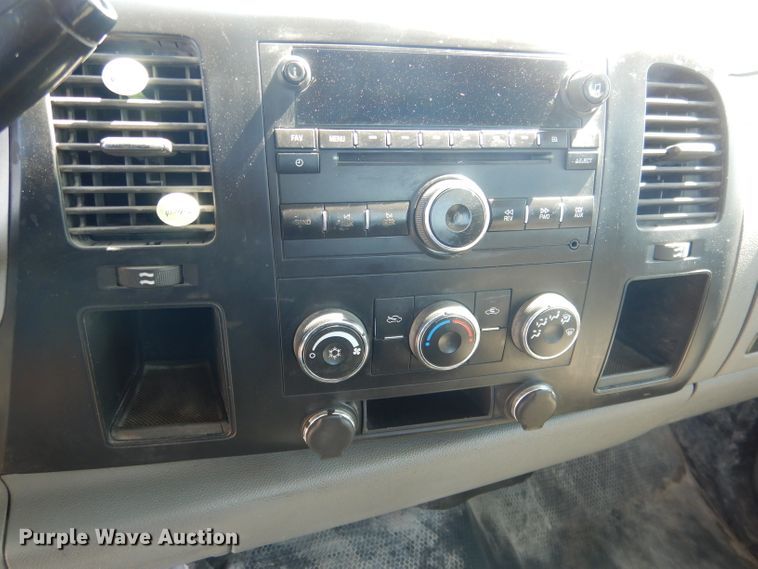 image for item FI9046 2008 Chevrolet Silverado 2500HD  utility bed pickup truck