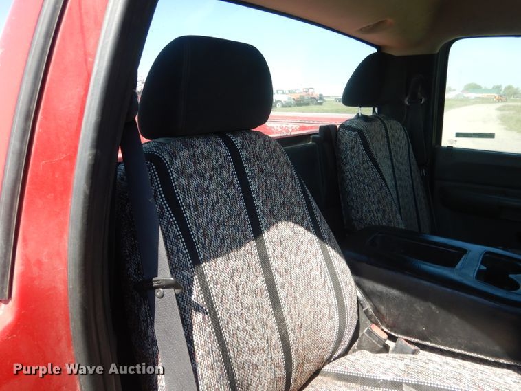 image for item FI9046 2008 Chevrolet Silverado 2500HD  utility bed pickup truck