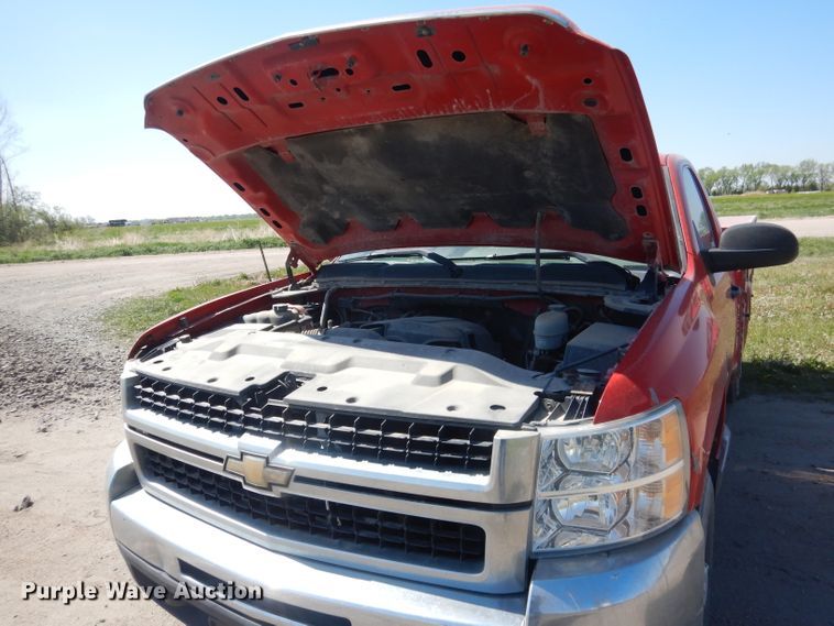 image for item FI9046 2008 Chevrolet Silverado 2500HD  utility bed pickup truck