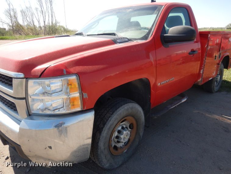 image for item FI9046 2008 Chevrolet Silverado 2500HD  utility bed pickup truck