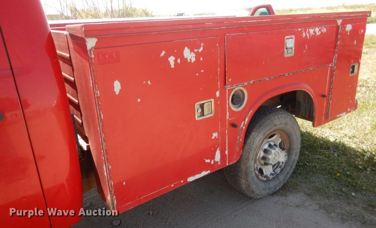 image for item FI9046 2008 Chevrolet Silverado 2500HD  utility bed pickup truck