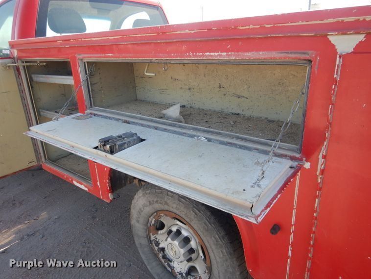 image for item FI9046 2008 Chevrolet Silverado 2500HD  utility bed pickup truck