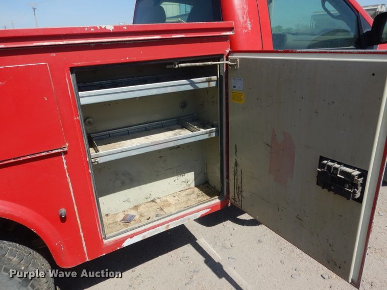 image for item FI9046 2008 Chevrolet Silverado 2500HD  utility bed pickup truck