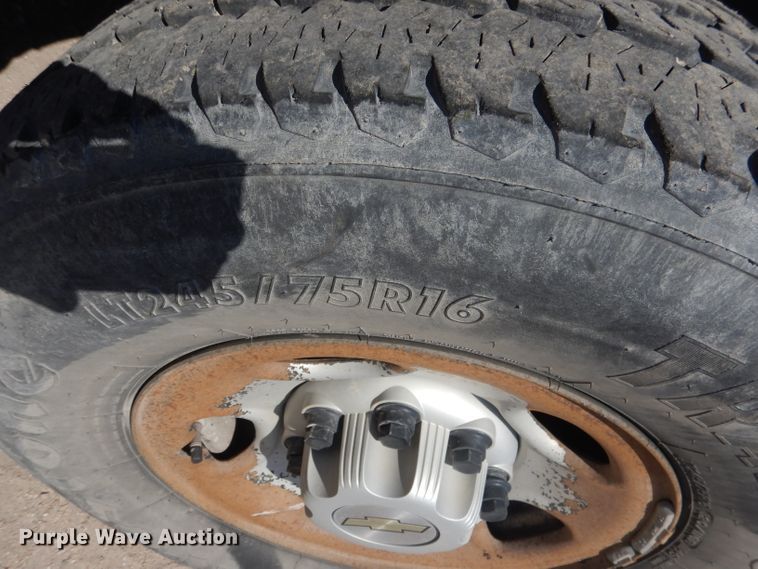 image for item FI9046 2008 Chevrolet Silverado 2500HD  utility bed pickup truck