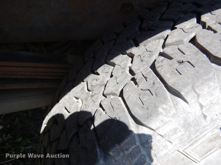 image for item FI9046 2008 Chevrolet Silverado 2500HD  utility bed pickup truck