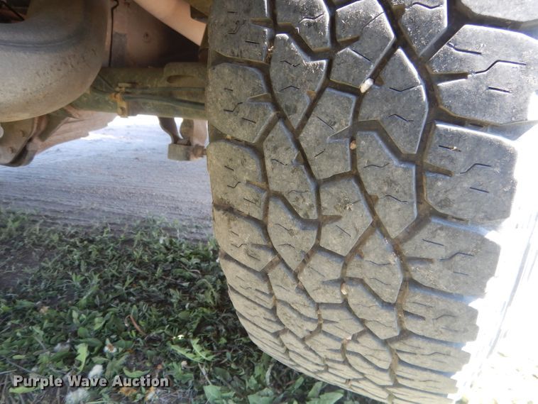 image for item FI9046 2008 Chevrolet Silverado 2500HD  utility bed pickup truck