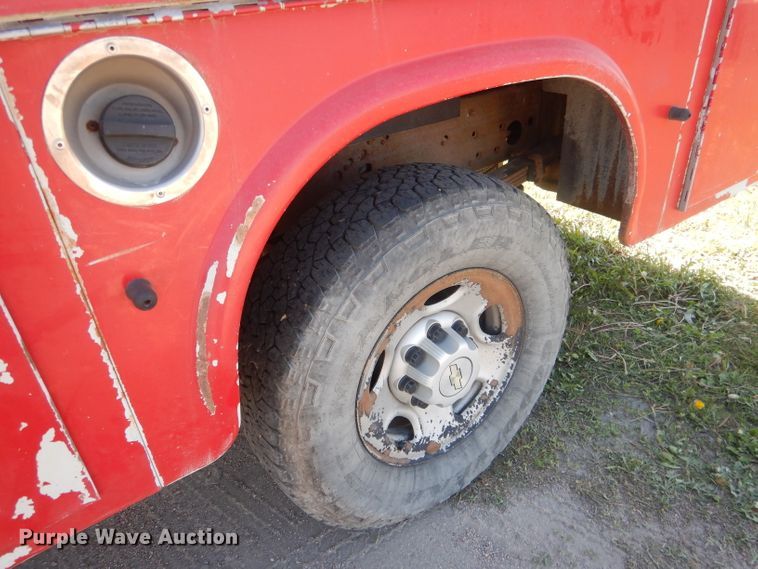 image for item FI9046 2008 Chevrolet Silverado 2500HD  utility bed pickup truck