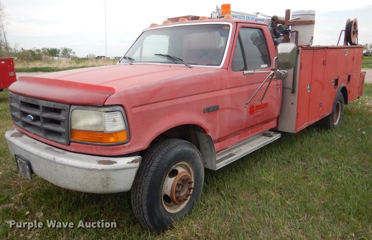 image for item FI9048 1995 Ford F450 Super Duty  utility / service truck