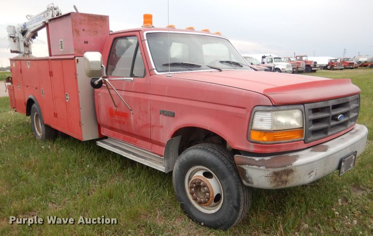 image for item FI9048 1995 Ford F450 Super Duty  utility / service truck