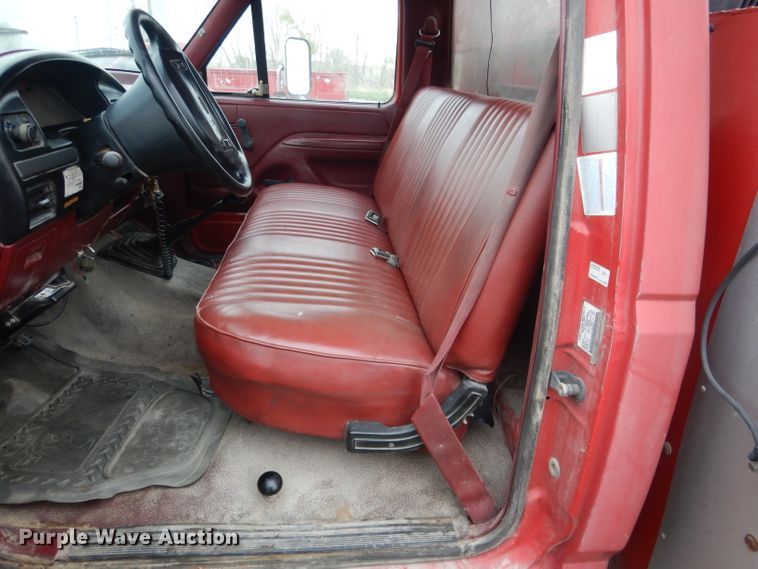 image for item FI9048 1995 Ford F450 Super Duty  utility / service truck