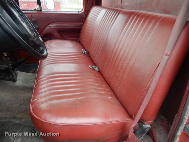 image for item FI9048 1995 Ford F450 Super Duty  utility / service truck