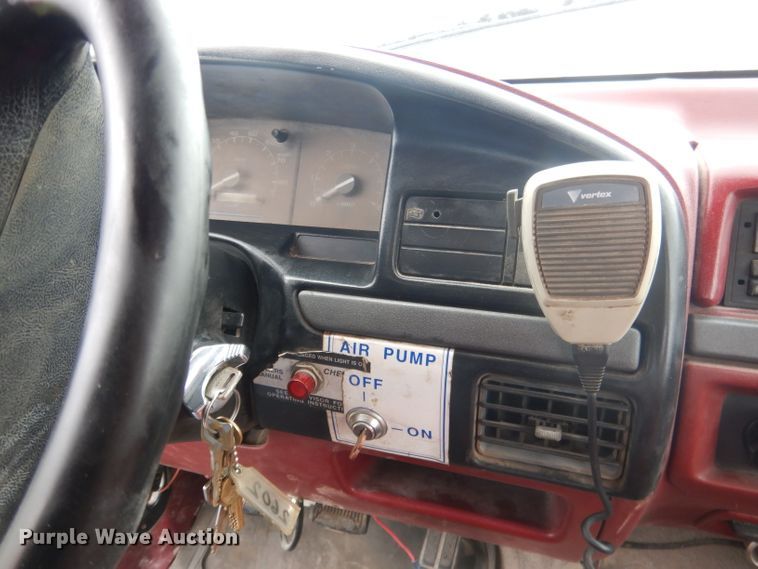 image for item FI9048 1995 Ford F450 Super Duty  utility / service truck