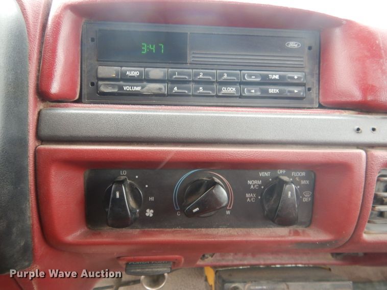 image for item FI9048 1995 Ford F450 Super Duty  utility / service truck