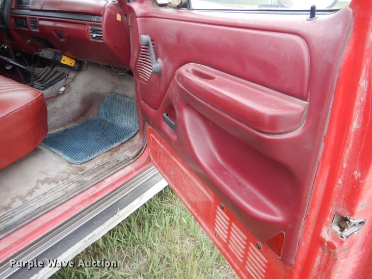 image for item FI9048 1995 Ford F450 Super Duty  utility / service truck