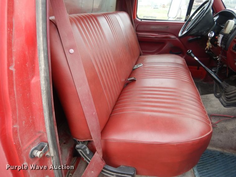 image for item FI9048 1995 Ford F450 Super Duty  utility / service truck