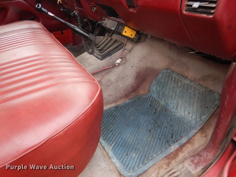 image for item FI9048 1995 Ford F450 Super Duty  utility / service truck