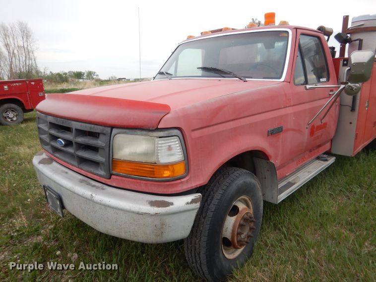 image for item FI9048 1995 Ford F450 Super Duty  utility / service truck