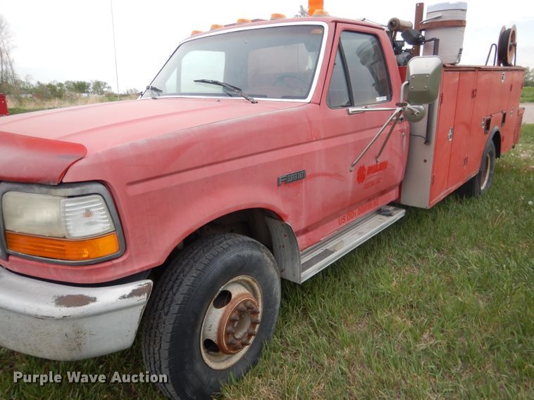 image for item FI9048 1995 Ford F450 Super Duty  utility / service truck