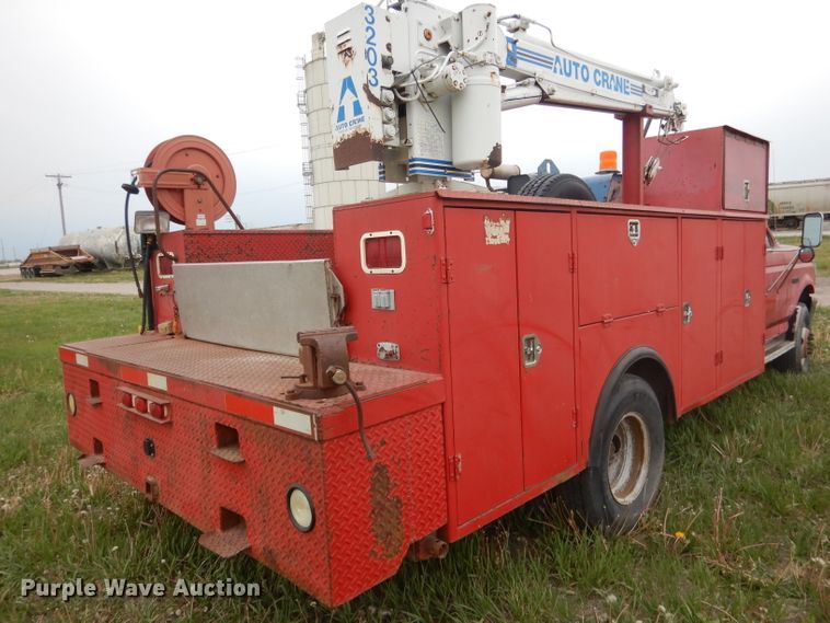 image for item FI9048 1995 Ford F450 Super Duty  utility / service truck