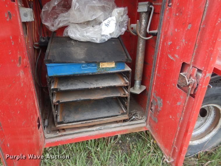 image for item FI9048 1995 Ford F450 Super Duty  utility / service truck