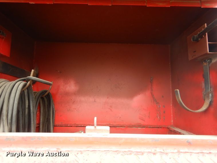 image for item FI9048 1995 Ford F450 Super Duty  utility / service truck