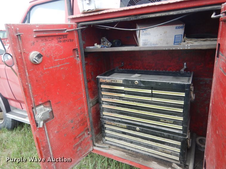 image for item FI9048 1995 Ford F450 Super Duty  utility / service truck