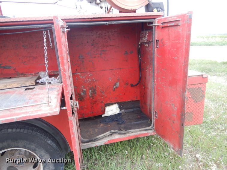 image for item FI9048 1995 Ford F450 Super Duty  utility / service truck