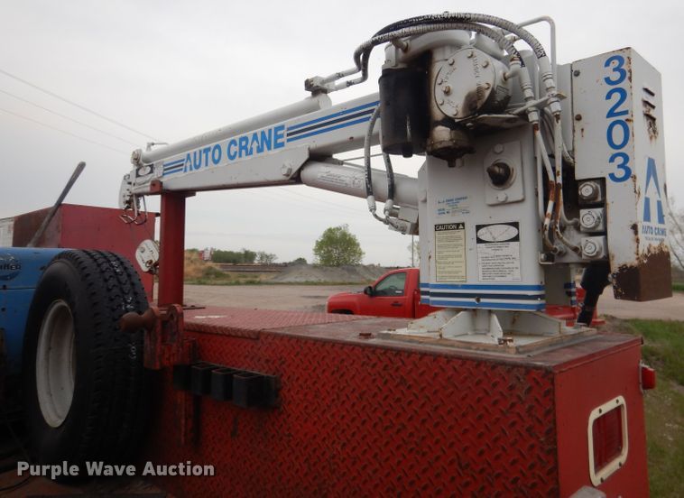 image for item FI9048 1995 Ford F450 Super Duty  utility / service truck