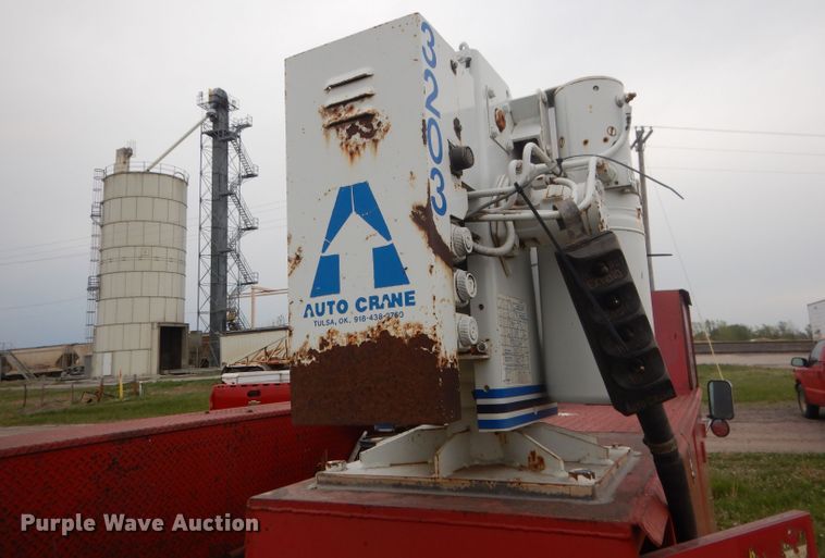 image for item FI9048 1995 Ford F450 Super Duty  utility / service truck