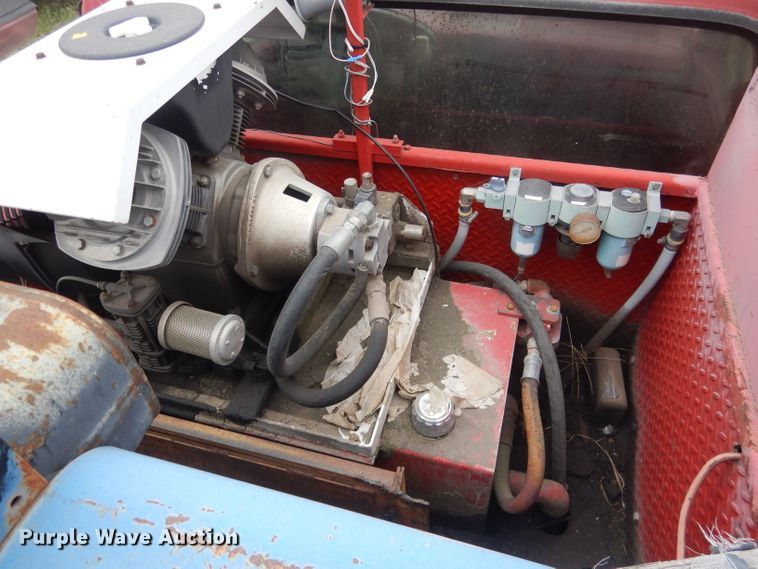 image for item FI9048 1995 Ford F450 Super Duty  utility / service truck